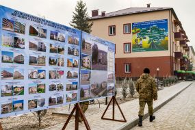 The soldier near the house