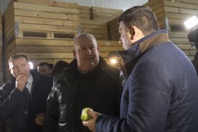 Volodymyr Groisman and Oleg Kryzhovachuk