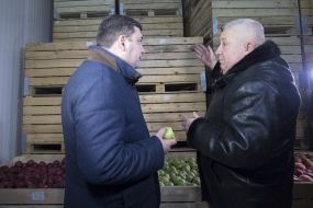 Volodymyr Groisman and Oleg Kryzhovachuk