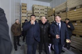 Volodymyr Groisman and Oleg Kryzhovachuk