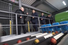 Volodymyr Groisman and Oleg Kryzhovachuk