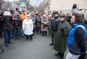 Protest against demolition old house on the street. Pavlovskaya, 7