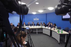 Учасники круглого столу