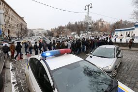 The students blocked traffic on Hrushevskoho street 