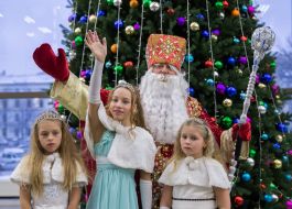 Children during the interactive entertainment