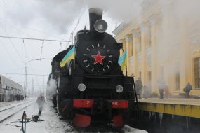 Ретро-поезд на станции