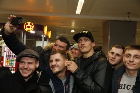 Meeting of Oleksandr Usik at the airport