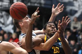 Playing moment of match