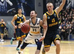 Playing moment of match