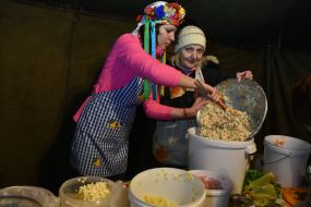 Cooking salad Olivie