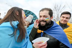 The action "the two banks of the Dnieper “live” circuit"