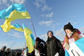 The action "the two banks of the Dnieper “live” circuit"