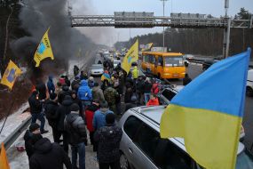 Owners of cars with foreign registration blocked the entrance to Kyiv