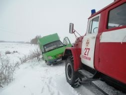 Rescuers assist drivers
