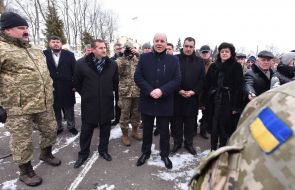 Андрей Парубий посетил военную часть 