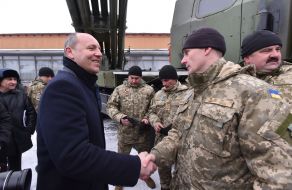 Андрей Парубий посетил военную часть 