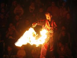Presentation of "water and fire" at the circus