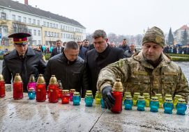 People paid tribute to Heroes Hundreds of Heaven