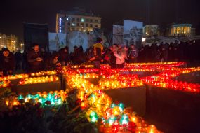 Киевляне зажгли лампадки