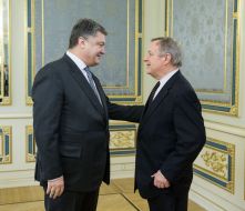 Petro Poroshenko and Richard Durbin