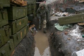 Ukrainian servicemen