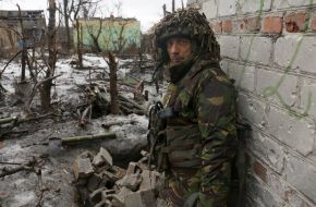 Ukrainian servicemen