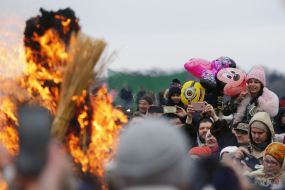 Burning "clumsy grandfather"