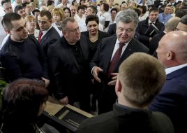 Petro Poroshenko met with the staff of Dnipro Regional Hospital