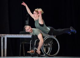 Танцевальный коллектив Candoco Dance Company