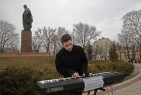 Уличный музыкант