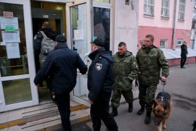 Правоохоронці шукають вибухівку у суді