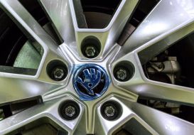 Decorative wheel cap logo