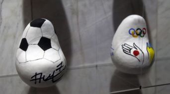 Okiagari-koboshi Japanese traditional dolls