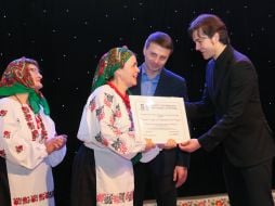 Yevhen Nyschuk and Gleb Prygunov during the presentation of certificates