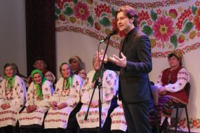 Yevhen Nyschuk during the presentation of certificates