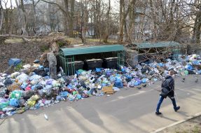 Garbage near the apartment building