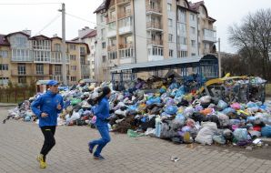 Garbage near the apartment building