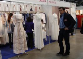 The exhibition "Wedding & Graduation Party"