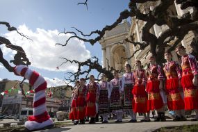 Празднование болгарского праздника "Прощание с бабой Мартой"
