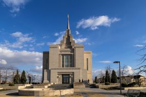 Храм мормонов "Церковь Иисуса Христа Святых последних дней"