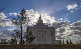 Храм мормонов "Церковь Иисуса Христа Святых последних дней"