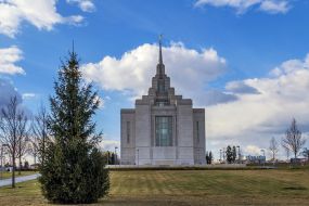 Храм мормонов "Церковь Иисуса Христа Святых последних дней"