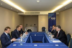 Petro Poroshenko and Donald Tusk