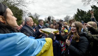 Петро Порошенко під час зустрічі з українською громадою