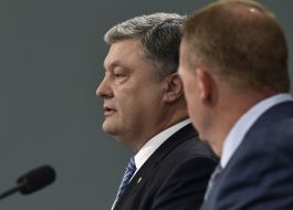 Петро Порошенко та Ларс Лекке Расмуссен