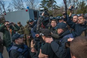 Law enforcers detain offenders