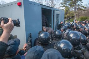 Law enforcers detain offenders