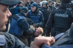 Law enforcers detain offenders