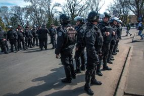 Law enforcers detain offenders