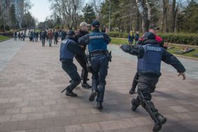 Law enforcers detain offenders